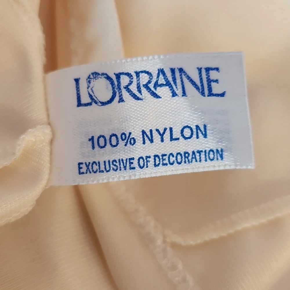 VTG LORRAINE Women’s Lace Trim Full Slip Nightgown, size 36 Tall